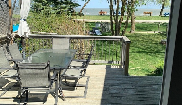 Little Cottage On The Lake * 40 steps to beautiful beach