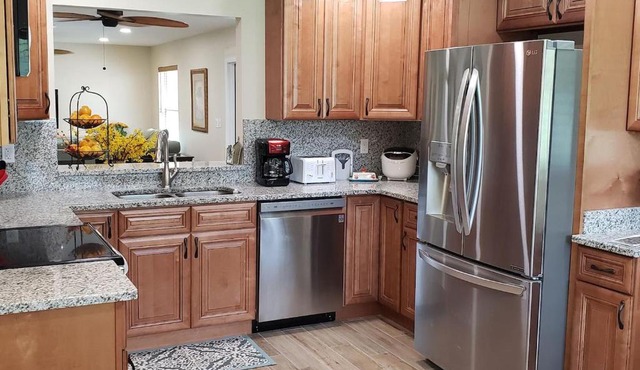 Little Ridge Ranch-East House Quiet Country Getaway-Pet Friendly!