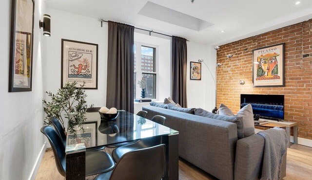 LiV MTL Downtown Montreal Spacious Urban Suites