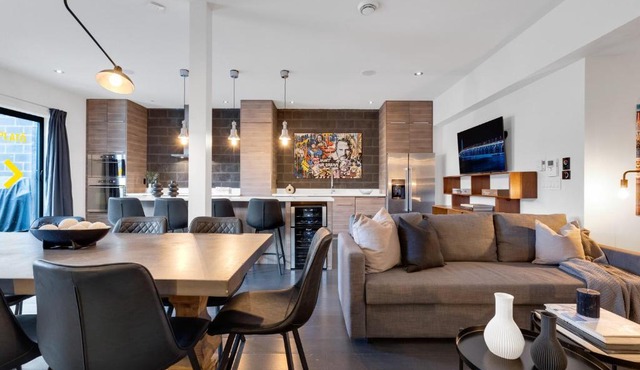 LiV MTL Plato Grand Luxe Penthouse Near Downtown Montreal