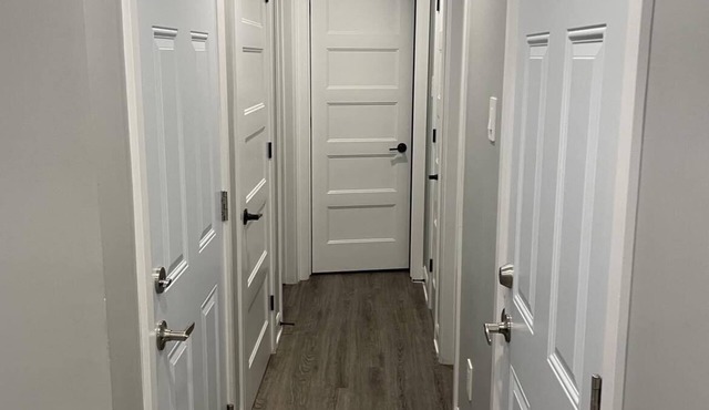 Located minutes drive to Canadian Tire Centre, restaurants, and Shopping mall