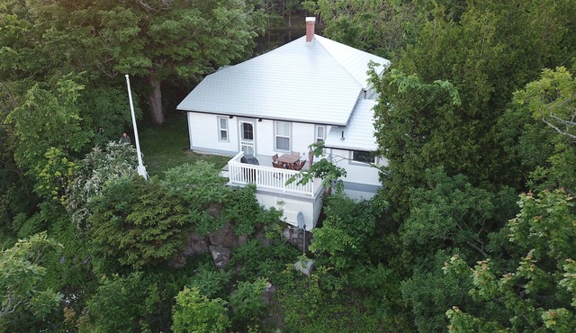 Lockmaster's House, Davis Lockstation, Parks Canada