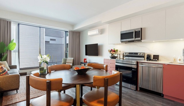 Loft | Furnished Apartment Old Montreal, Quiet Courtyard, King Bed