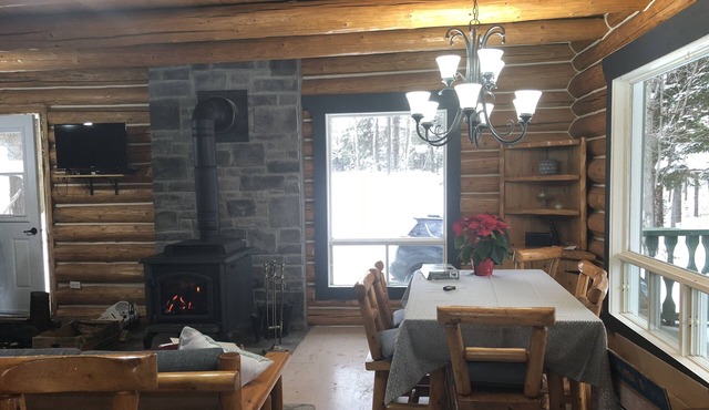 Log chalet at only 75 minutes from Ottaw