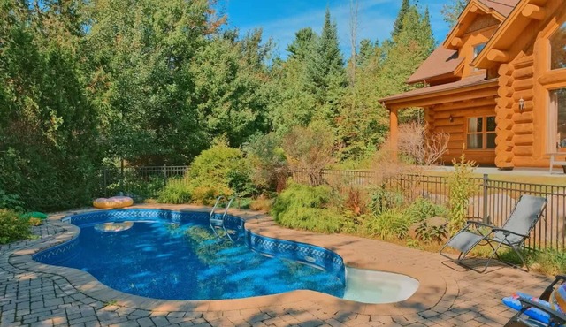 Log Cottage: Sauna, Fire Pit, Pool & Lake Access