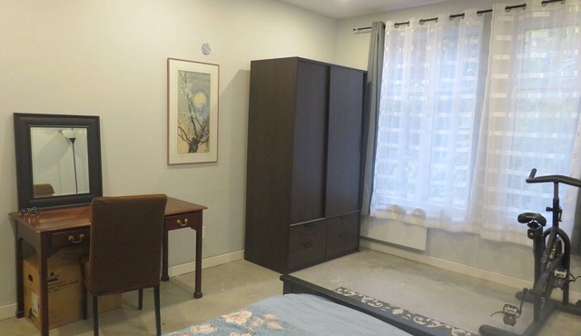 Lovely 2-bedroom Ground Fl. garden apt. fully furnished, utilities, Wifi incl.