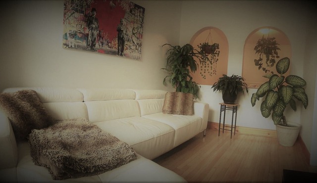 Lovely 3 BDR unit, 5min-metro, 1 min-grocery store