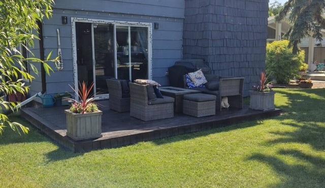 Lovely 4-bedroom cabin in the heart of Sylvan Lake - 4 min walk to the beach