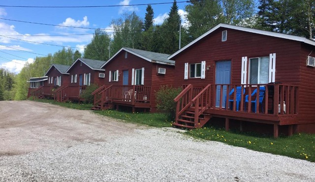 Lush's Cottages