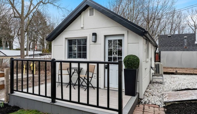 Luxe Lodges on Lake Erie ~ Bunkie ~ Beach Access