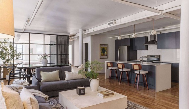 Luxurious Old Montreal Penthouse|6Beds|2BA|Sleeps 12