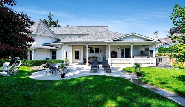 Luxurious Vacation Rental near Lake Erie for an Amazing Family Retreat in Leamington, Ontario
