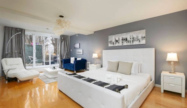 Luxurious Villa Griffintown Downtown Old Montreal