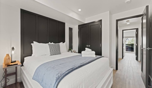 Luxury 171-11 Condos with Magnificent Lakeviews