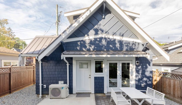 Luxury Laneway House near VGH, Children's Hospital, BC Place for FIFA & Downtown