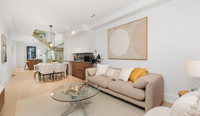 Luxury Modern Stay in Downtown Toronto! Brand New Executive House