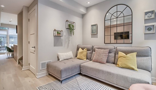 Luxury prime property in central downtown Toronto