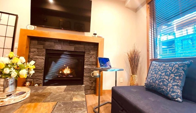 Luxury, Spacious, New, Entire Condo Suite, Scenery Year-round Mountain Getaway