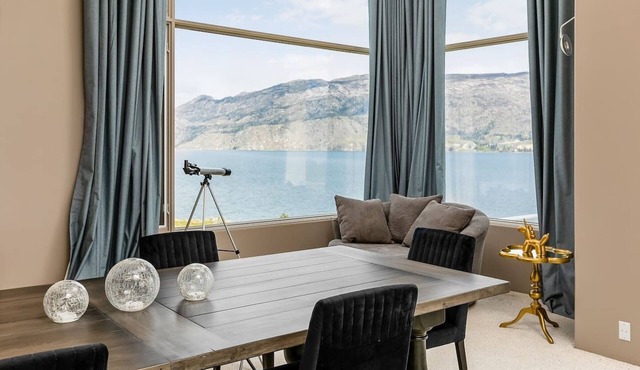 Luxury Waterfront Villa on Okanagan Lake