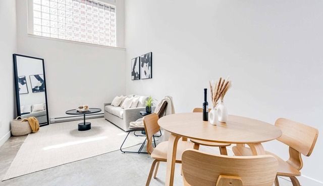 M11 | Le Mile End - Unique 1BDR loft in MTL-1A