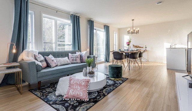 M316@3 BDR Townhouse,Free Parking,Jacques-Cartier