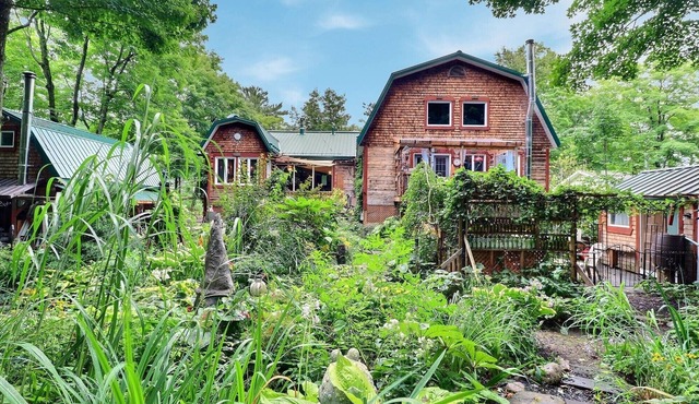 MA GALÈRE, Eco-responsible house by the river.