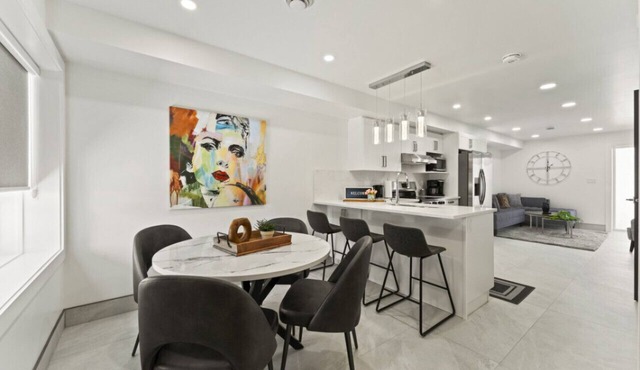 Magnificent Lakeview