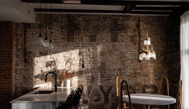 Maison Place Royale Luxury Waterfront One-Bedroom Apartment Old Montreal Water View St. Lawrence River Full Kitchen Stone Walls Wi-Fi AC