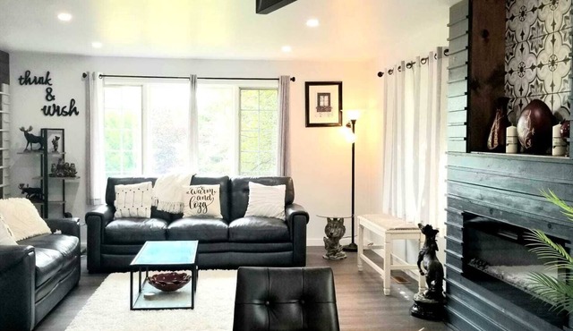 Manitoulin Island, Cozy Retreat . 3 min Walk to Dock