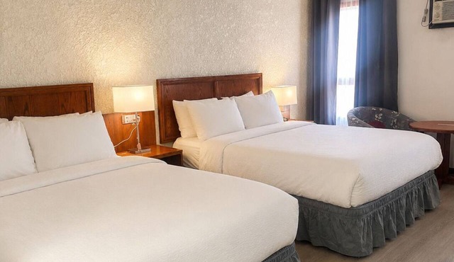 Maple Creek Motor Inn