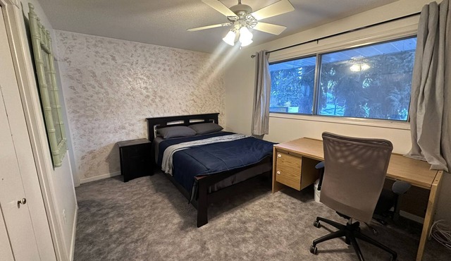 Master Bedroom w/Private 0.5 Bath – 10 Min Walk to Shops & Transit - Room No.1