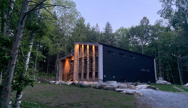 MCCRACKEN’S MID CENTURY MODERN LUXURY COTTAGE