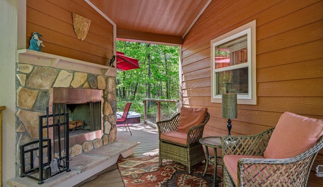 Mentone Tranquility Base with Hot Tub & Outdoor Fireplace | 3+ Acres | Fast WiFi