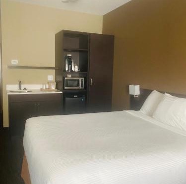 Microtel Inn & Suites by Wyndham Whitecourt