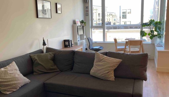 Modern 1 Bed Condo in the heart of Vancouver