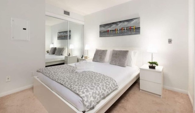 Modern 1 Bedroom Suite with Sofabed and balcony