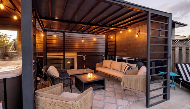 Modern 2BR | Pool | Hot Tub | 10 Min to Falls
