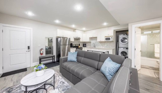Modern 2BR Retreat |Free Parking |Desk| Fast Wi-Fi