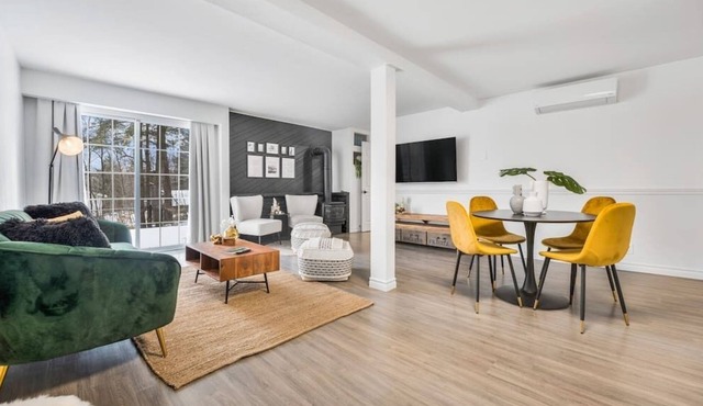 *Modern Cozy Retreat* - 1.5 Hr From Toronto!