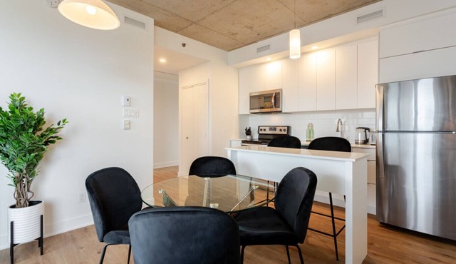 Modern Downtown Apartment | Parking Included