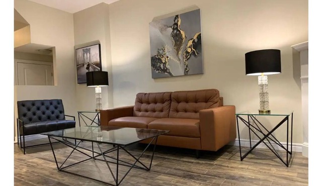 Modern Dressed Full 3 Bedroom Townhouse