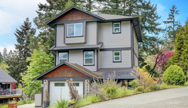 Modern Home in Victoria BC