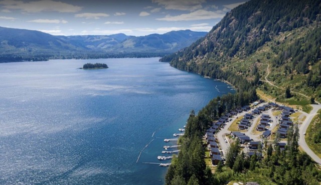 Modern, Lakefront Resort Style Suite-1st Class Location, Resort & Cottage suite.