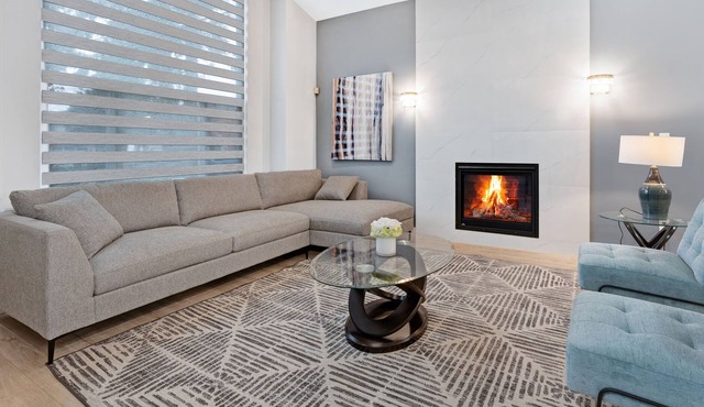 Modern luxury! 3 queen 2 king. A/C