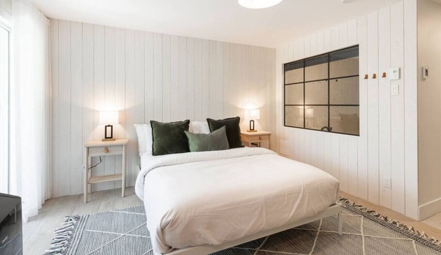 Modern Luxury Tremblant Loft + Pool & Spa Access