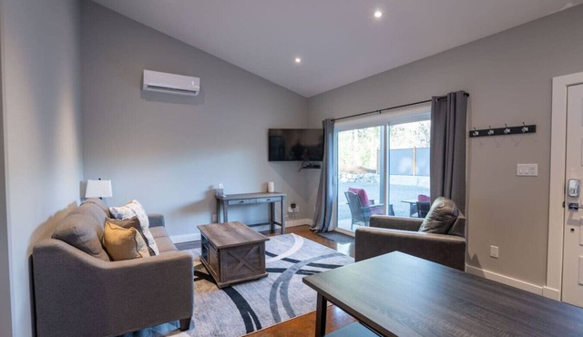 modern new build 2 bdrm 2 bath