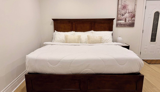 Modern Niagara Home | 1 Bedroom, 1 Bath, Kitchen & Free Parking