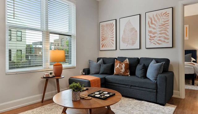 Modern & Spacious 2Bed 2 Bath in Italian Village w Parking, Gym, Pool & Workstation