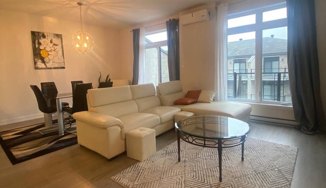 Modern spacious condo, lots of light, between Montréal & beautiful Laurentians