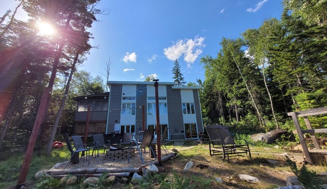 Moderne Chalet, bord de lac, 4 chambres , avec SPA